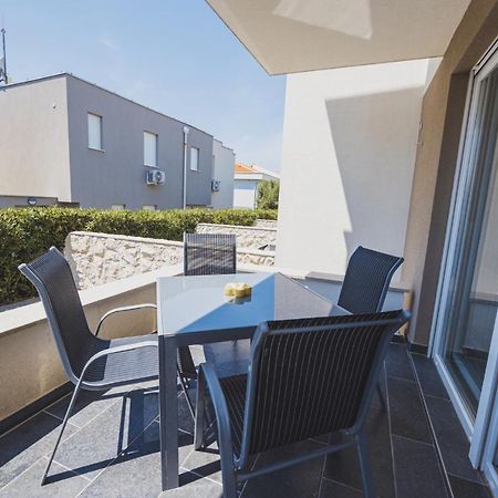 Apartments Lemon نوفاليا المظهر الخارجي الصورة