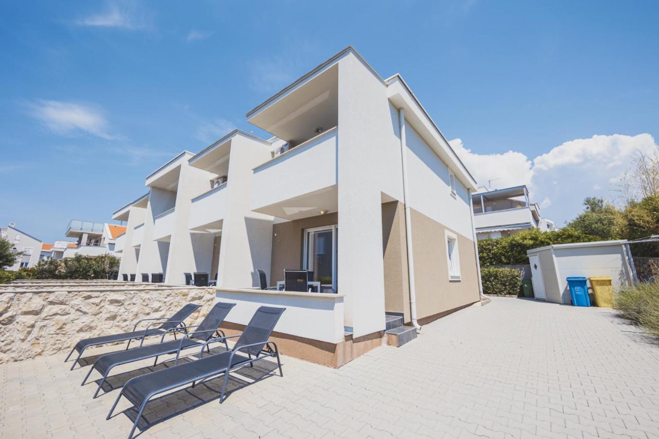 Apartments Lemon نوفاليا المظهر الخارجي الصورة