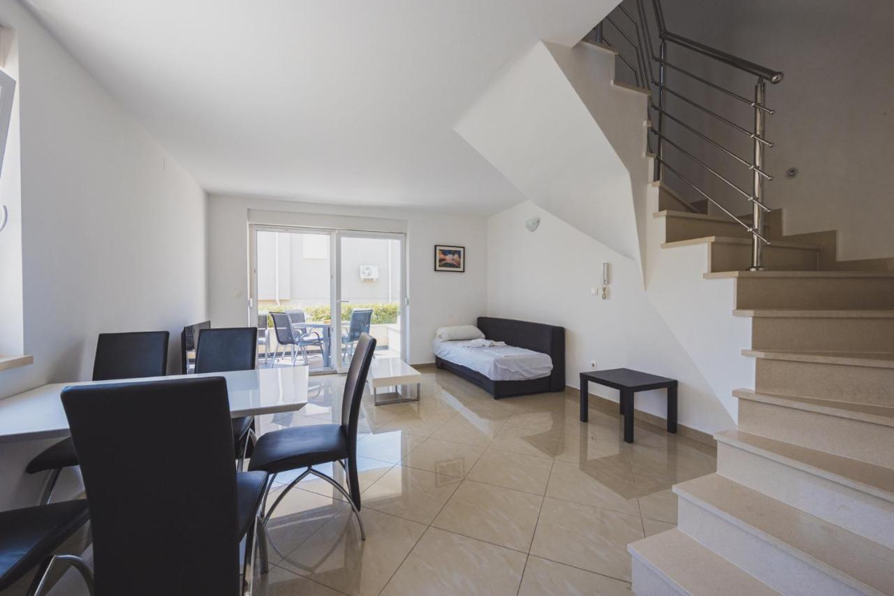 Apartments Lemon نوفاليا المظهر الخارجي الصورة