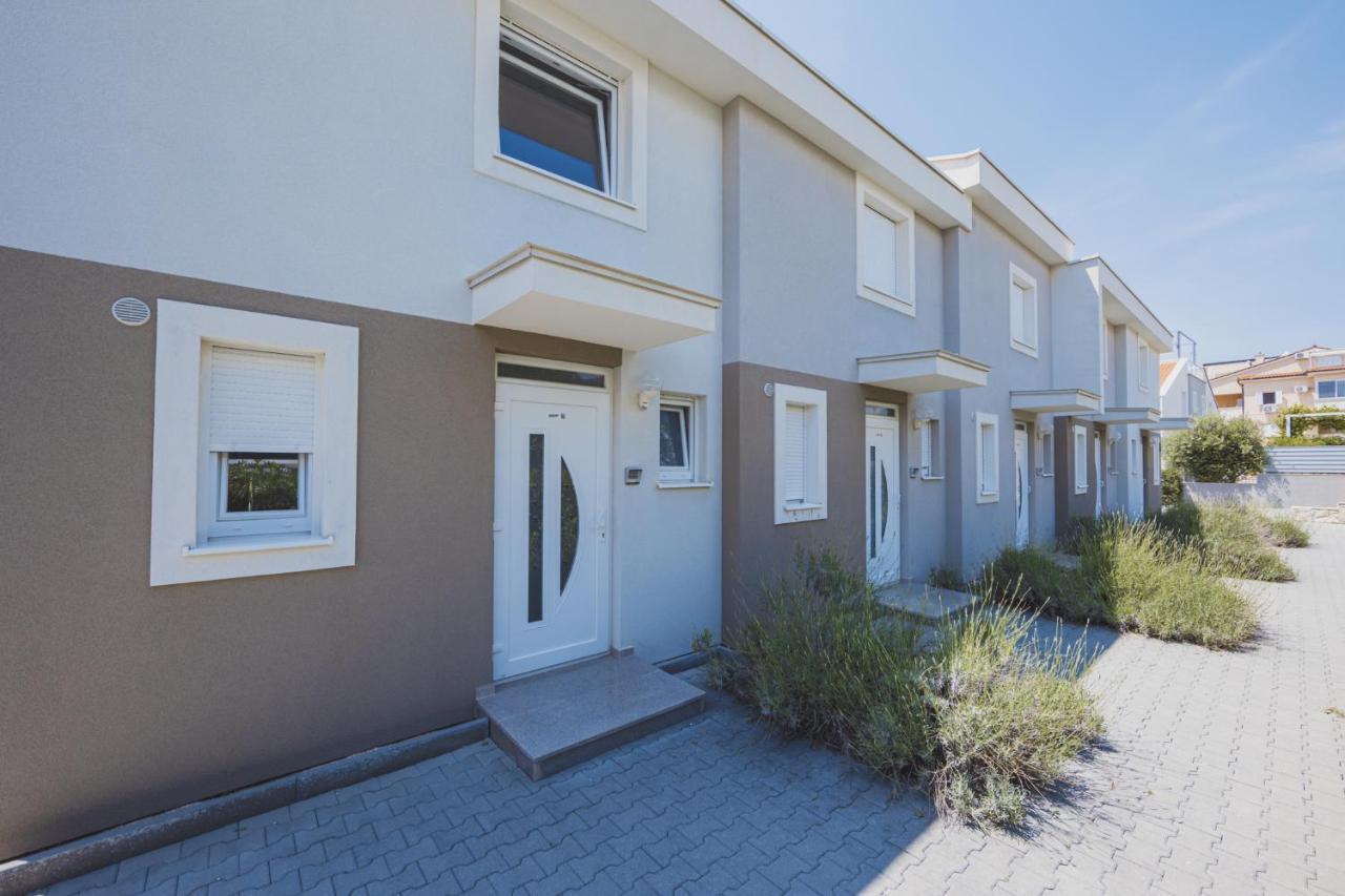 Apartments Lemon نوفاليا المظهر الخارجي الصورة