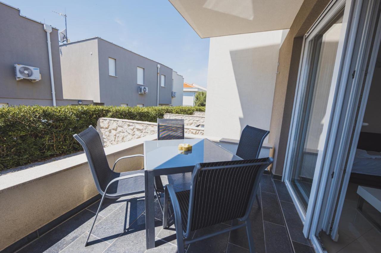 Apartments Lemon نوفاليا المظهر الخارجي الصورة